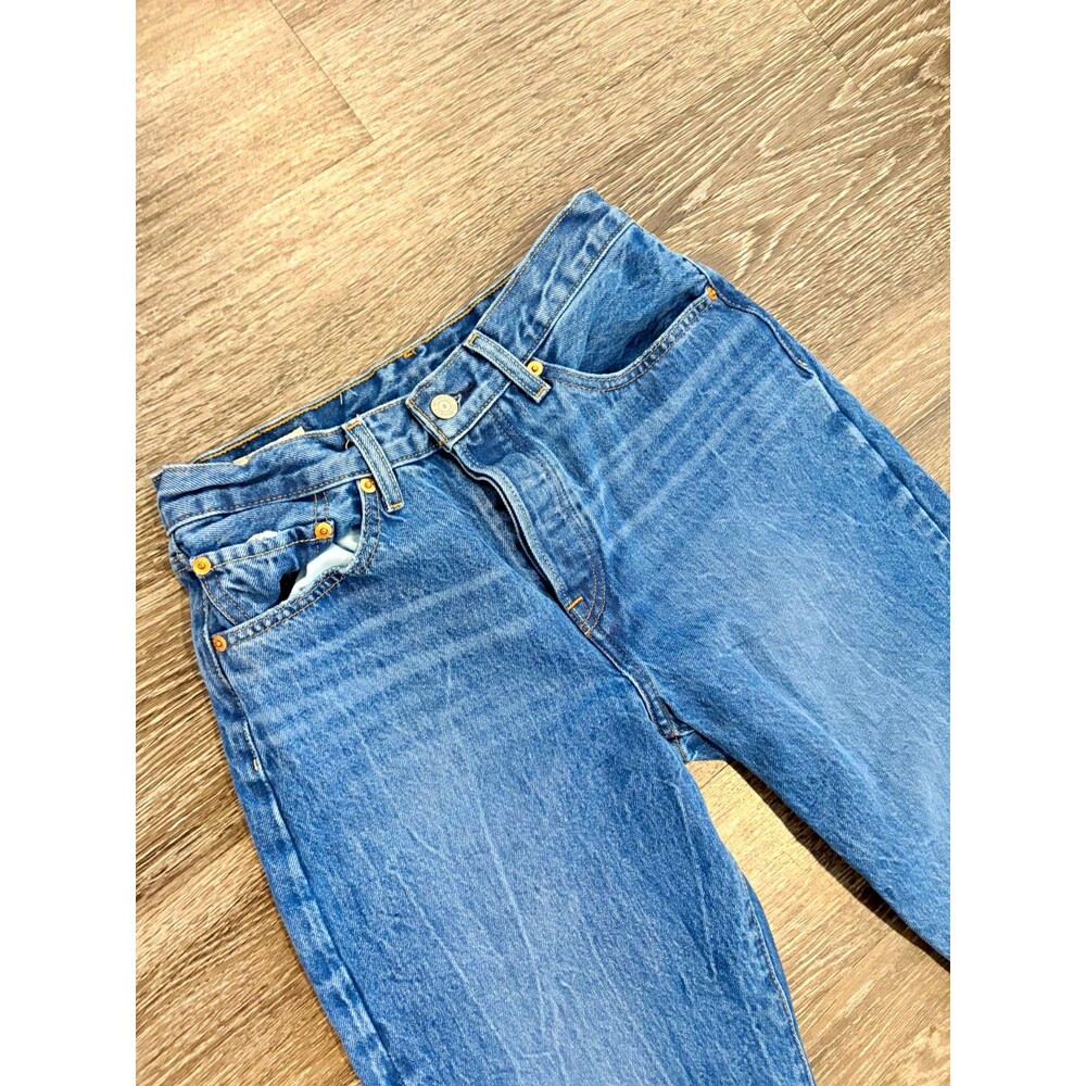 Levi’s 501 81 26x28 Women’s Blue Denim Jeans Medium Wash Straight Mid Rise 26x28